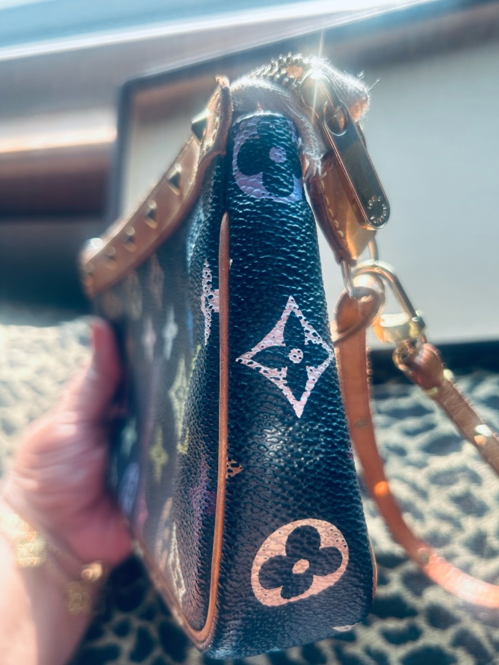 LV Murakami Pochette - Picture 7 of 8